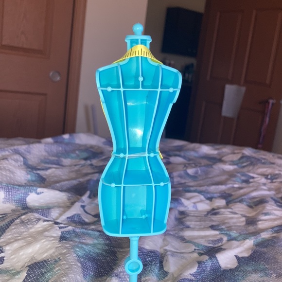 Barbie - Picture 2 of 2